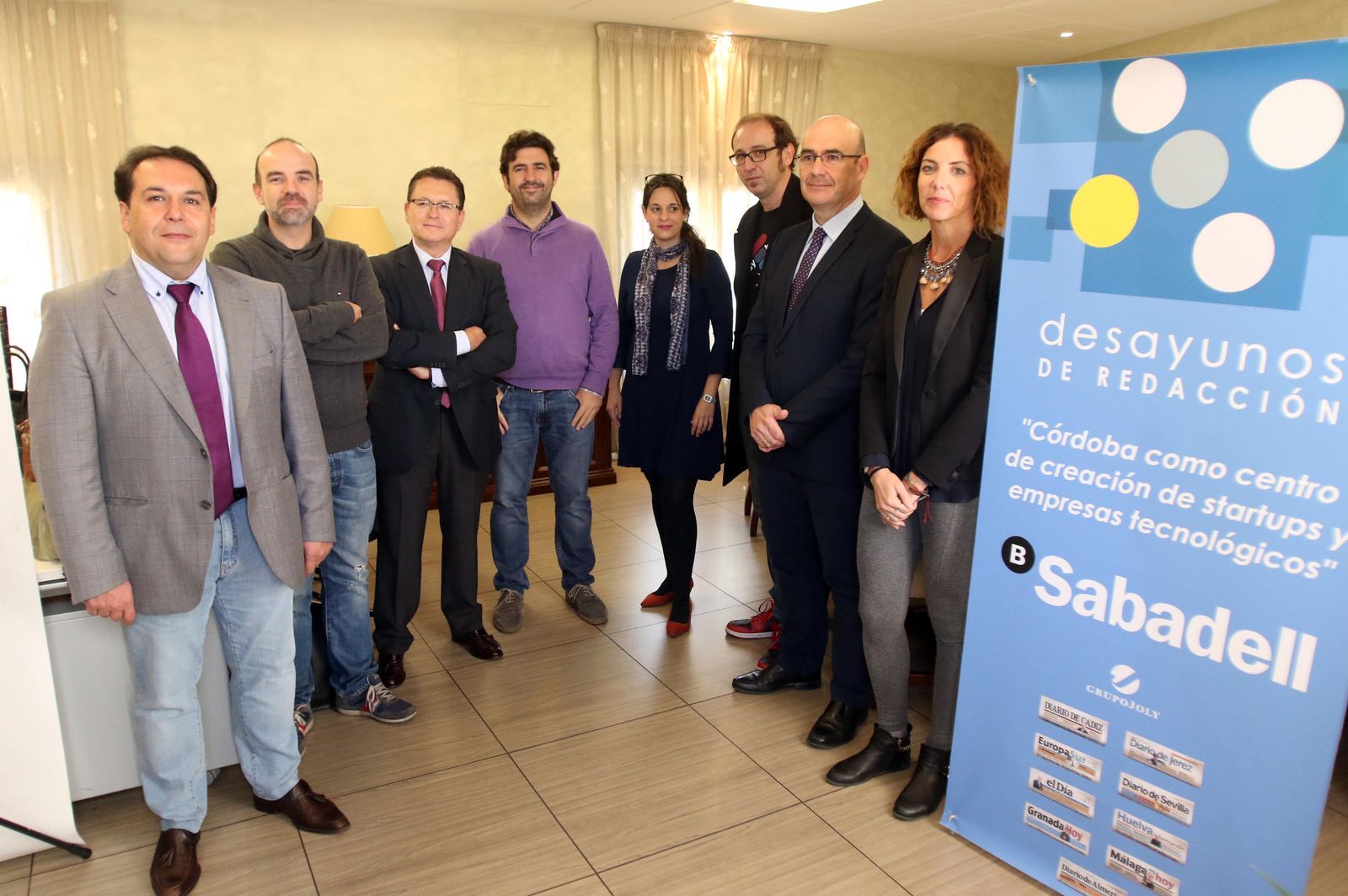 Asistentes al desayuno informativo.