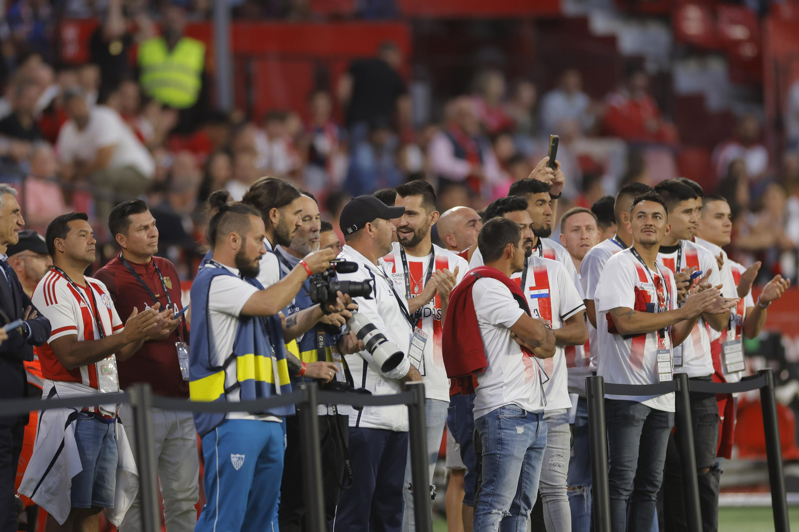 Búscate en las fotos del Sevilla-Celta