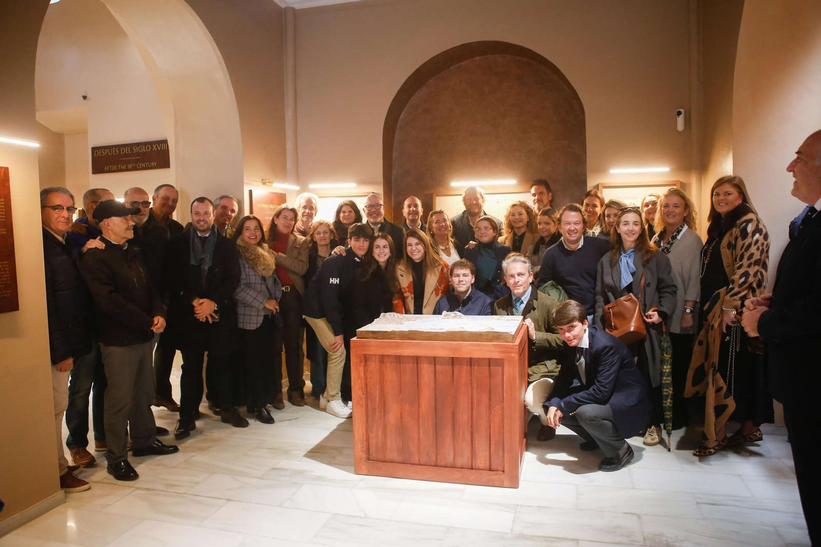Fotos de la colección de Antonio Viñas de Roa en la capilla del Cristo de la Alameda de Algeciras