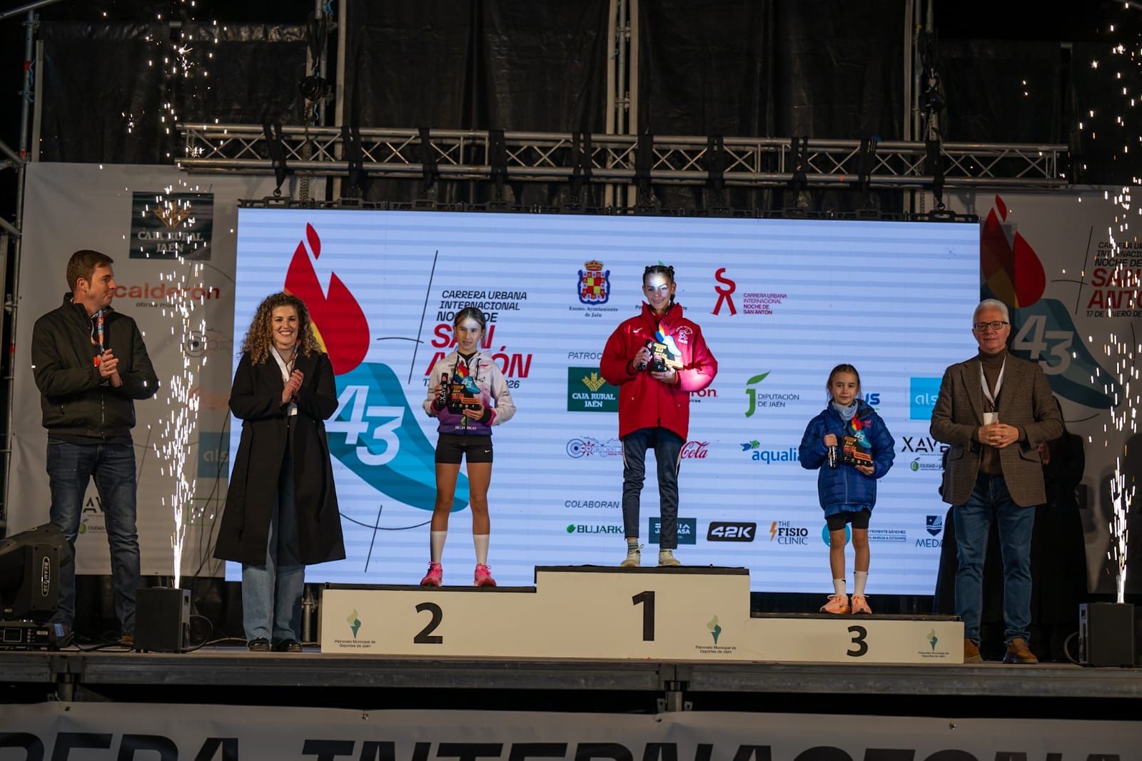 En imágenes: entrega de trofeos de todas las categorías de la Carrera de San Antón 2026