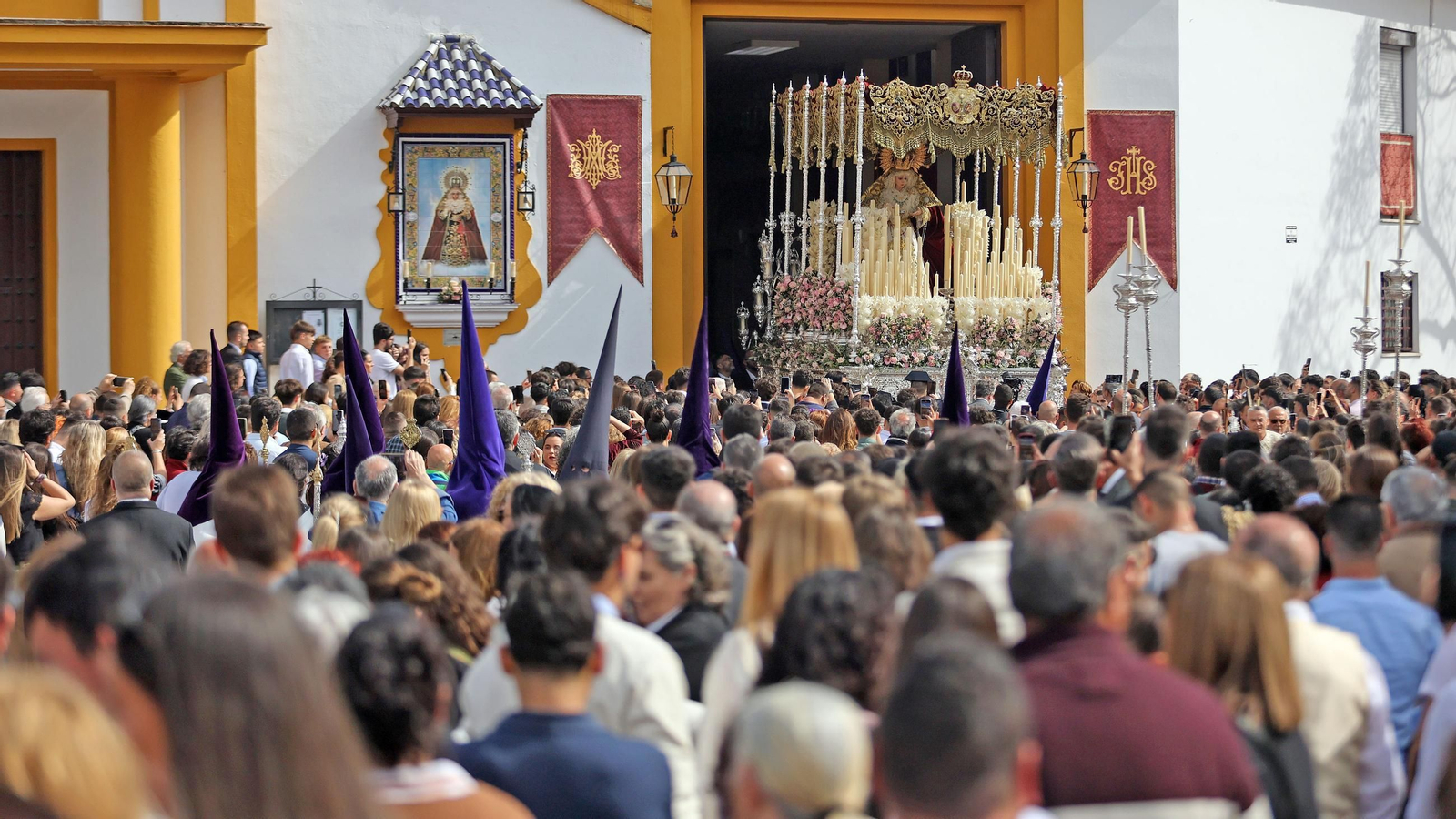Imágenes de la Hermandad de La Candelaria en el Lunes Santo de Jerez 2025