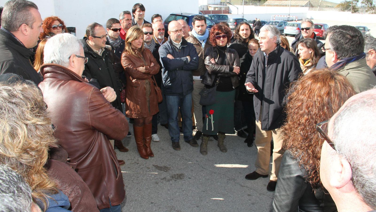 Los susanistas de Cádiz se negaron a entrar al comité provincial celebrado en Paterna en el que se aprobó la lista a las elecciones andaluzas de 2012. Los susanistas de Cádiz se negaron a entrar al comité provincial celebrado en Paterna en el que se aprobó la lista a las elecciones andaluzas de 2012.