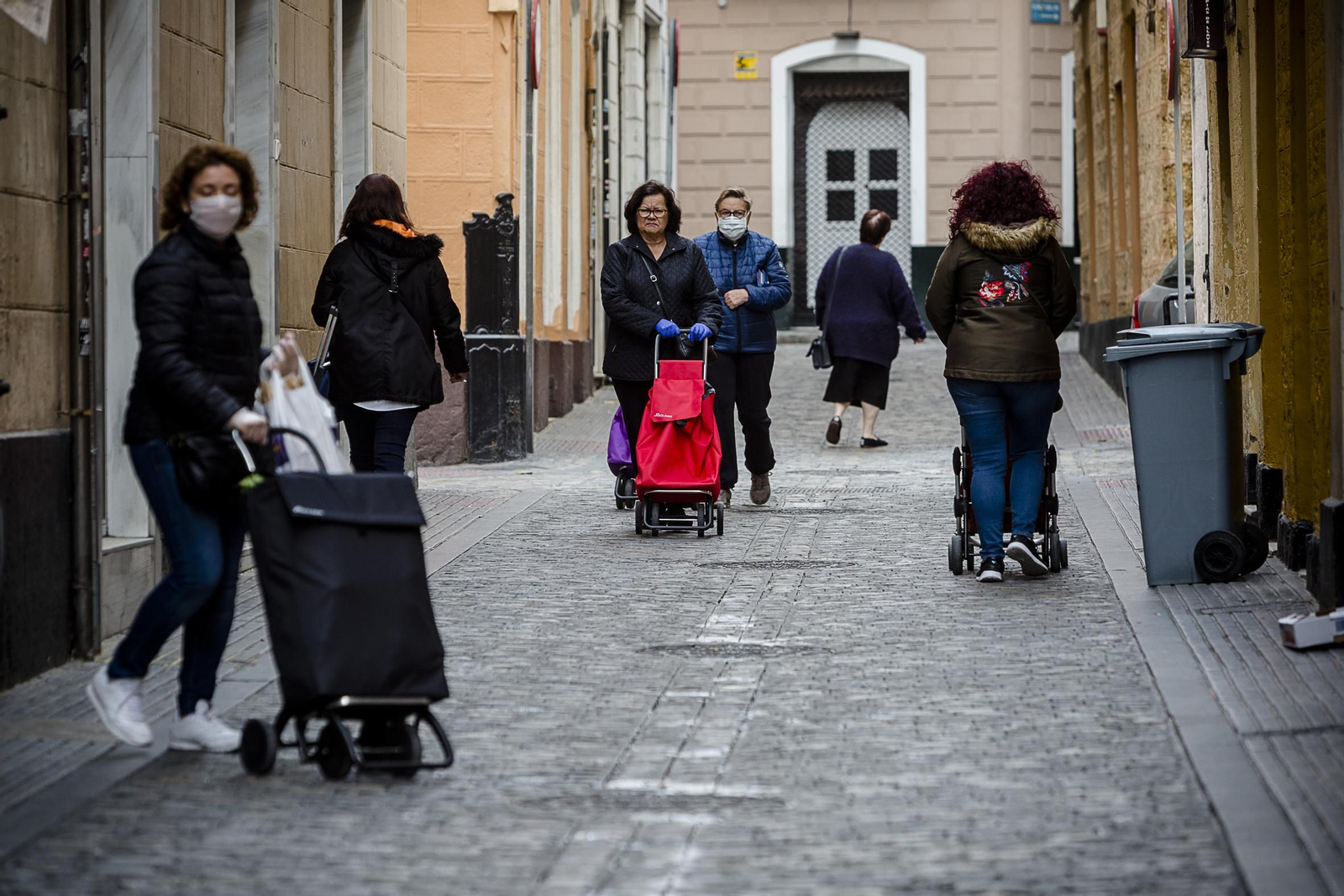 Muchas personas aprovecharon la mañana del sábado para hacer sus compras