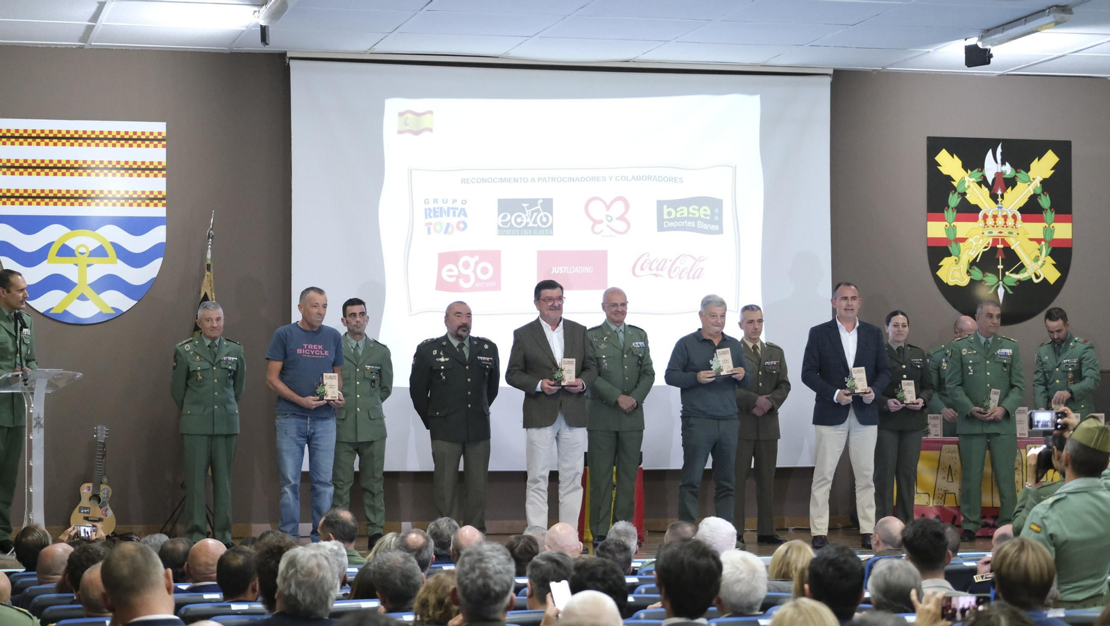 La Legión Española rinde tributo a los 'desérticos' en su gala, en imágenes