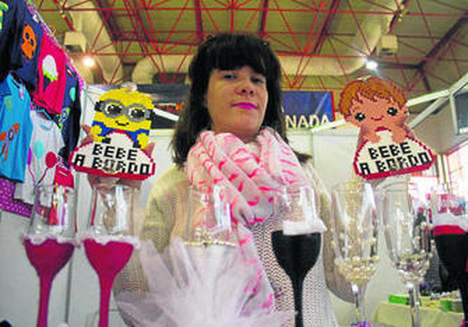 En la feria pueden encontrarse originales productos artesanales elaborados por artistas del 'hand made'.
