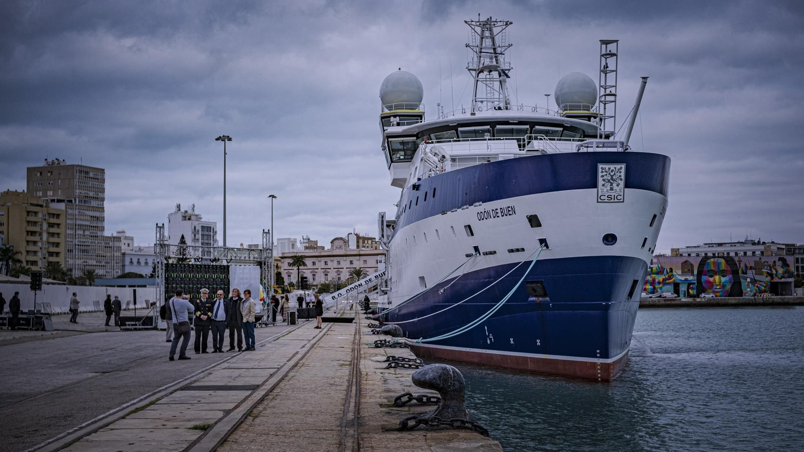Las imágenes de la visita al buque oceanográfico del CSIC, 'Odon de Bien', amarrado en Cádiz