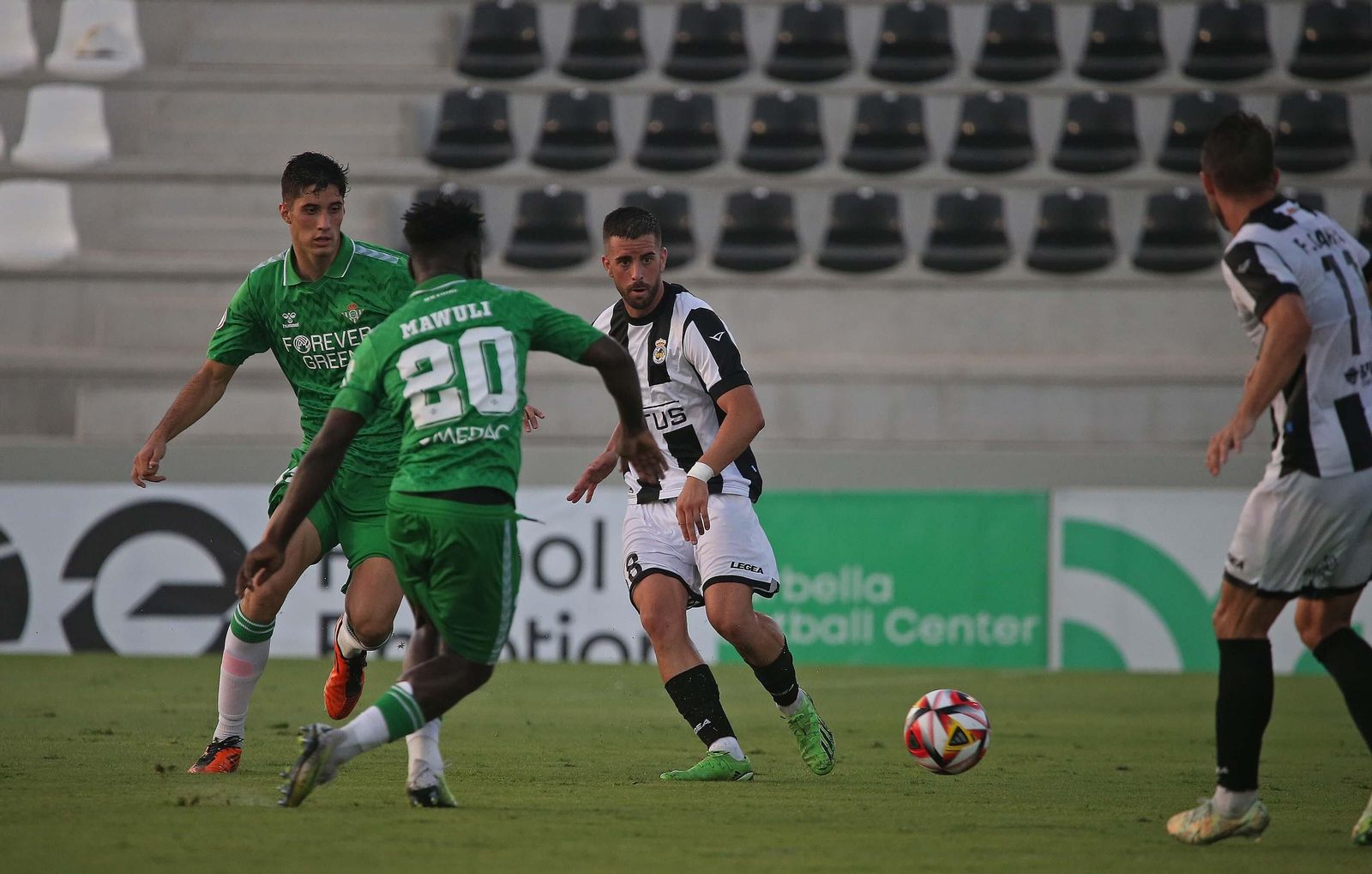 Las mejores fotos del Balona - Betis Deportivo en el nuevo estadio Ciudad de La Línea
