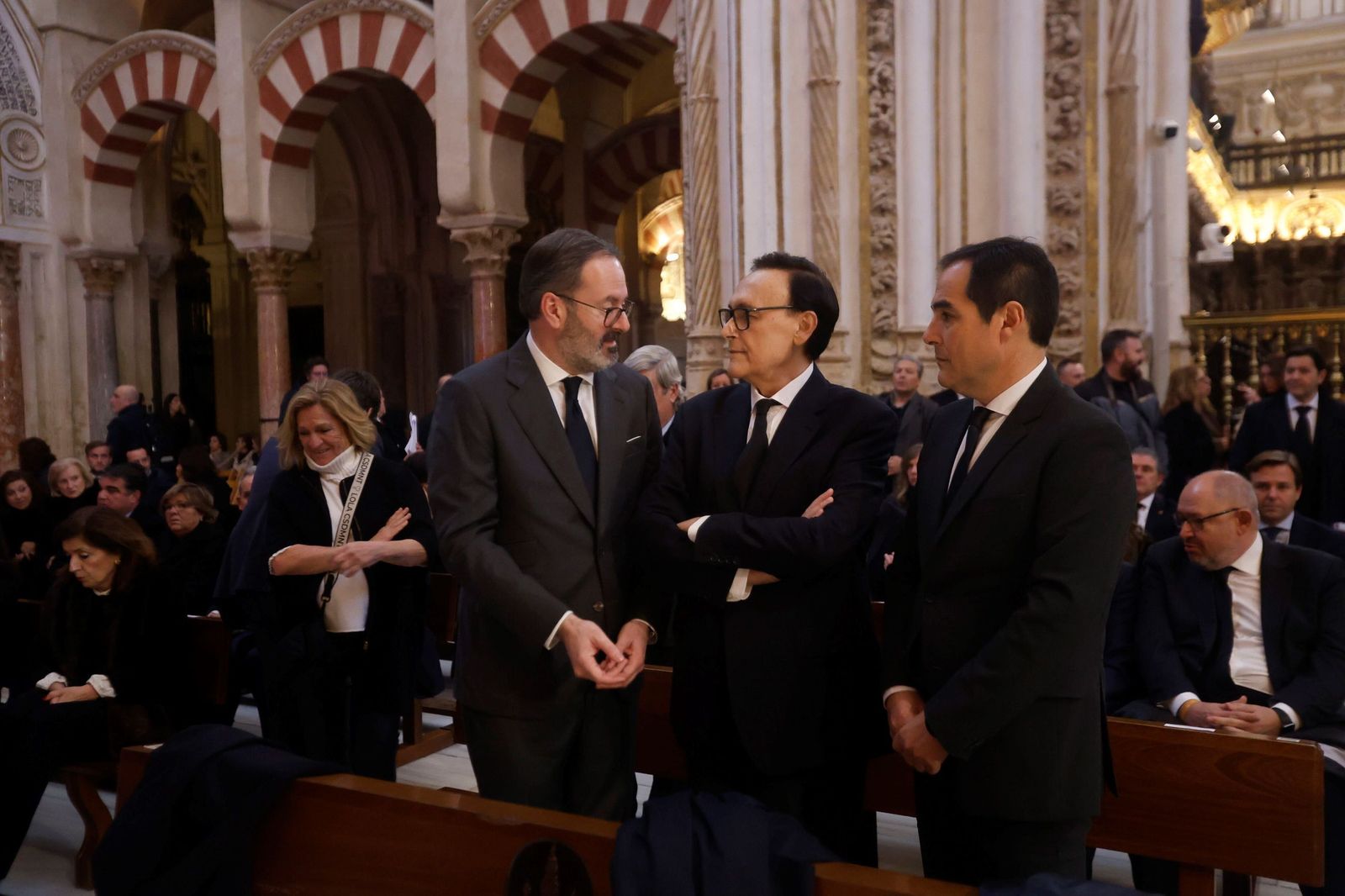 Las imágenes del funeral en Córdoba por las víctimas de la tragedia de Adamuz