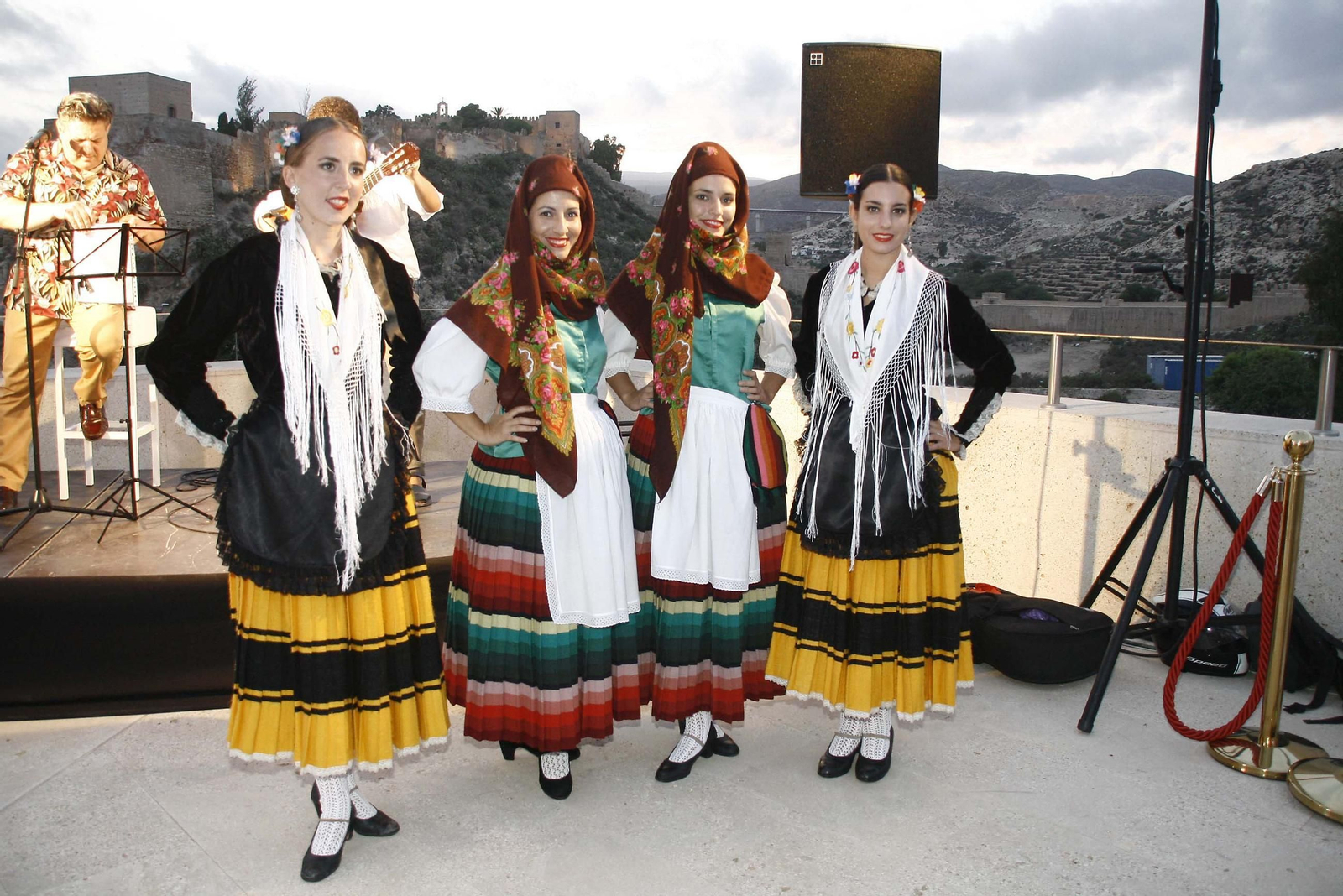 Refajonas almerienses, vestimenta tradicional almeriense.