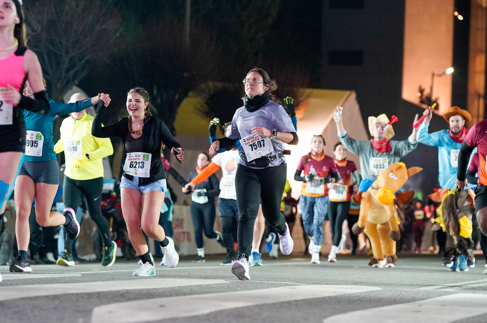 En imágenes: búscate en tu llegada a meta de la Carrera de San Antón 2026 (20)