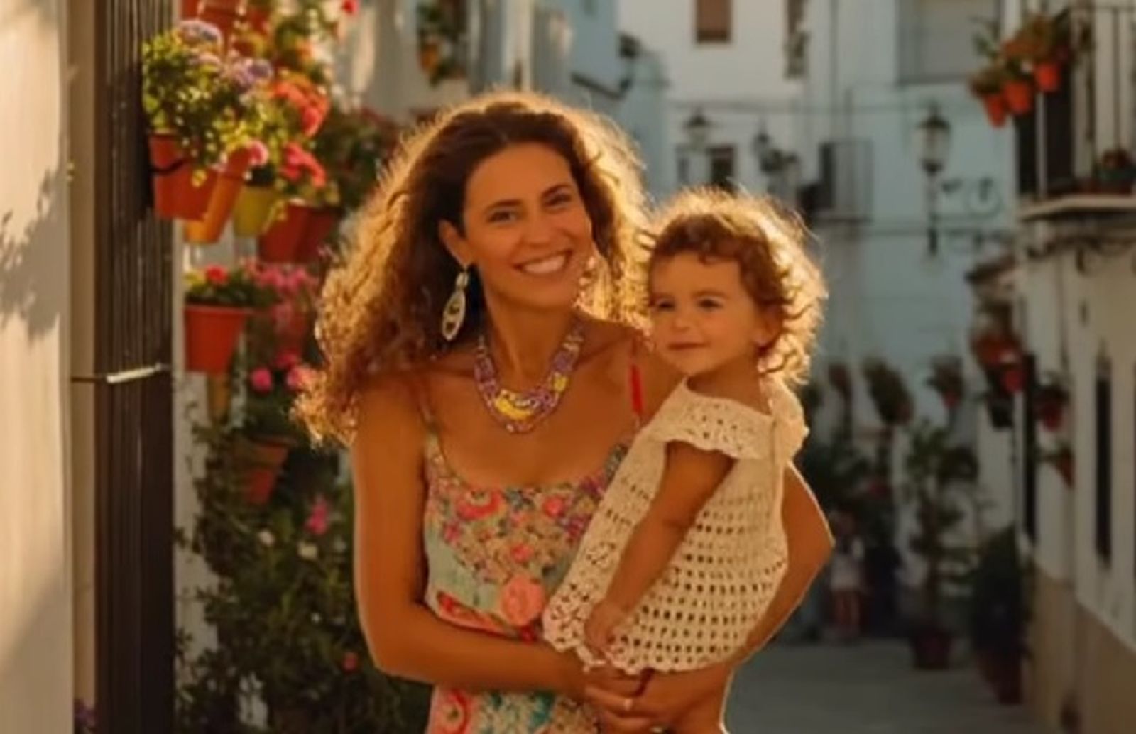 Así representa la inteligencia artifical a las madres de Cádiz