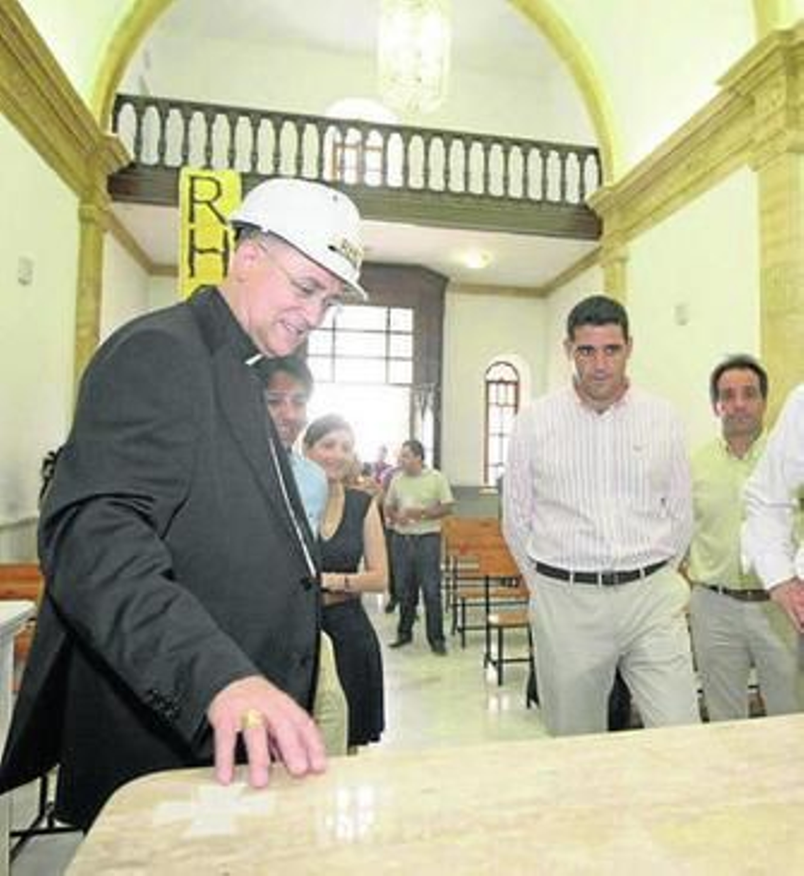 El obispo de Almería visitó la iglesia el pasado mes de junio.