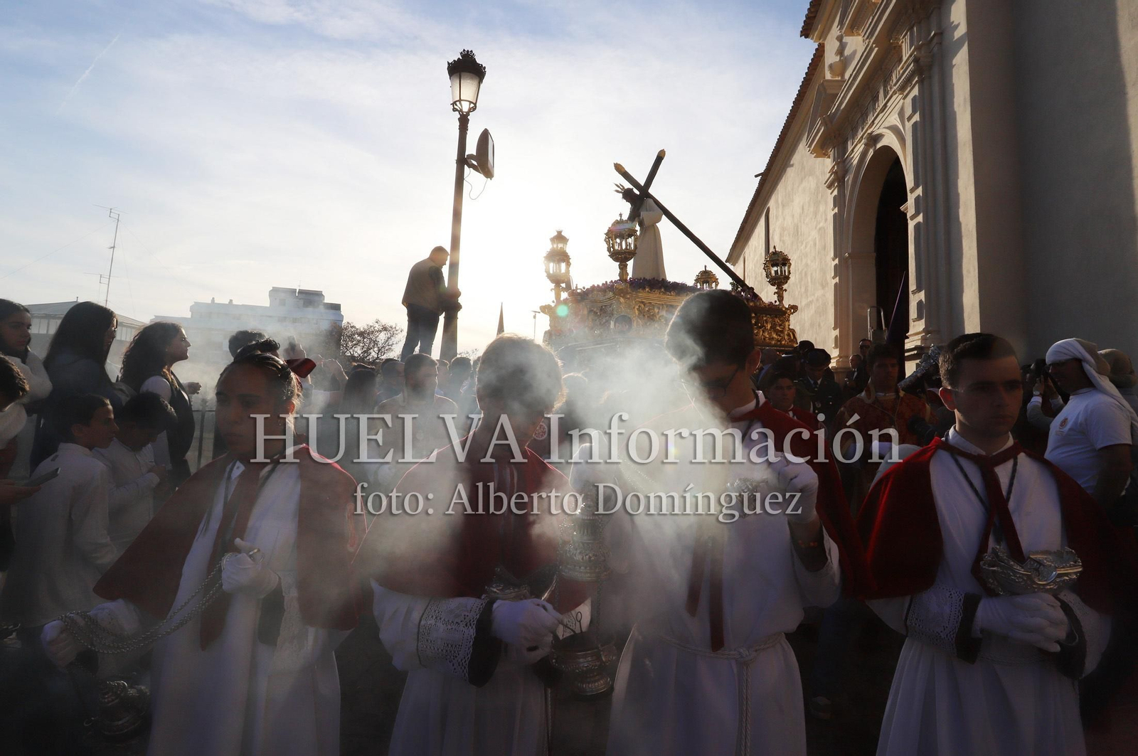 Imágenes de la procesión de Pasión en Huelva