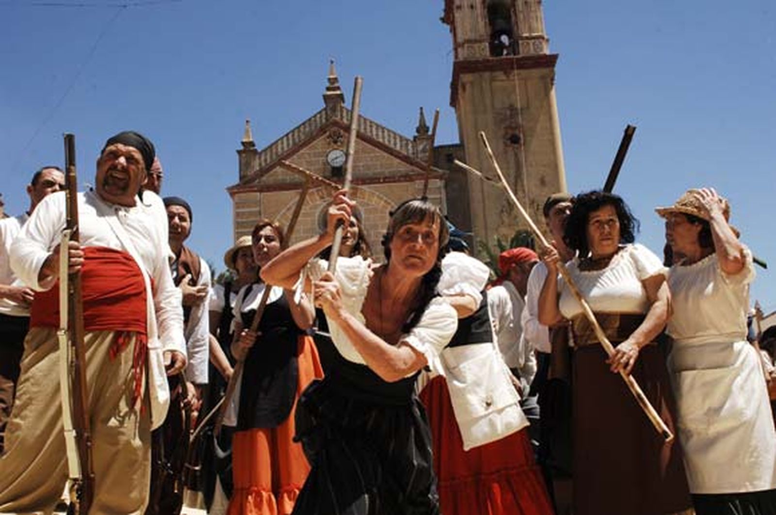 La localidad celebra por todo lo alto y hasta la bandera el bicentenario contra los franceses, nombrando alcalde de las fiestas al ex ministro Manuel Pimentel

Foto: Ramon Aguilar