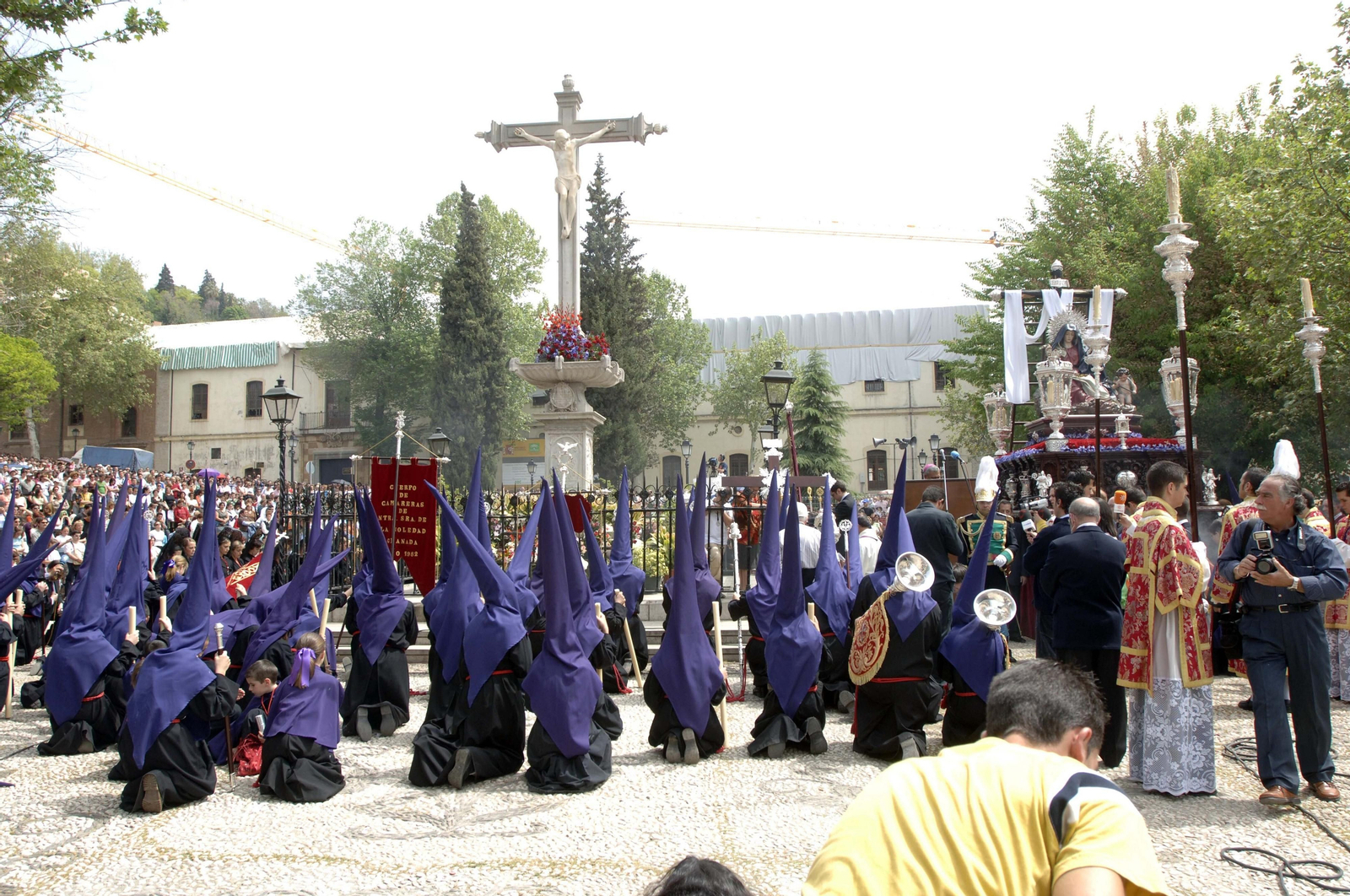 El rezo de las tres de la tarde, en la Catedral