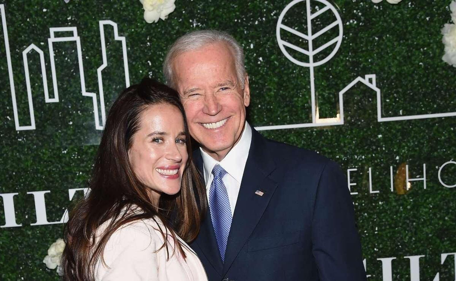 Ashley Biden, con su padre, Joe, presidente electo de Estados Unidos.