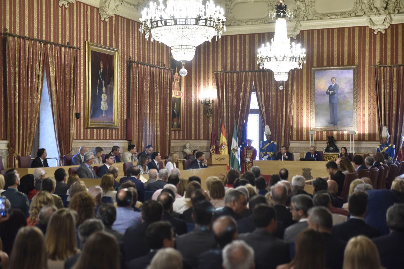 Aspecto del Salón Colón hace un mes durante el pleno de investidura.