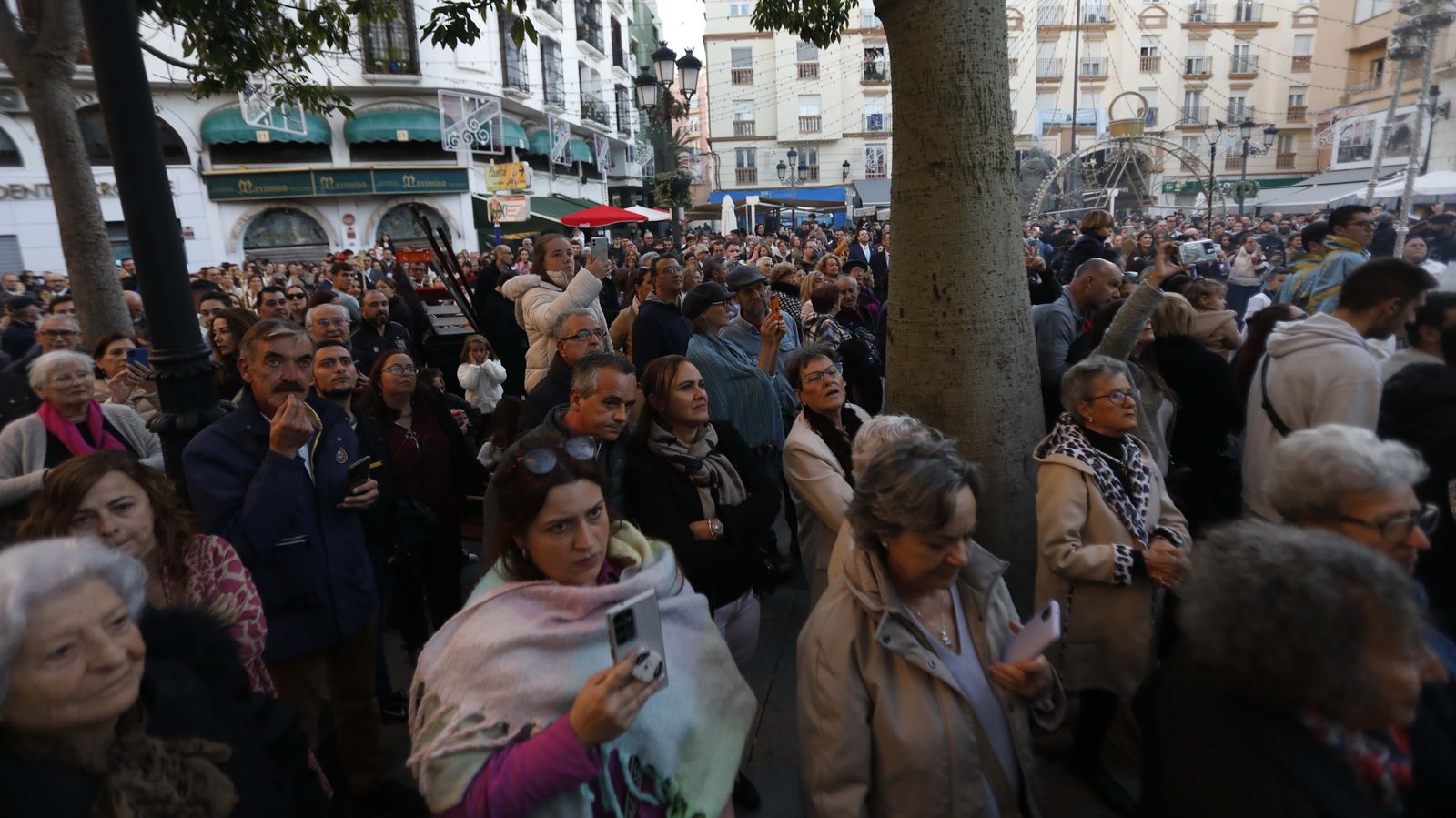 Las fotos de la procesión de la Inmaculada Concepción por las calles de la Línea