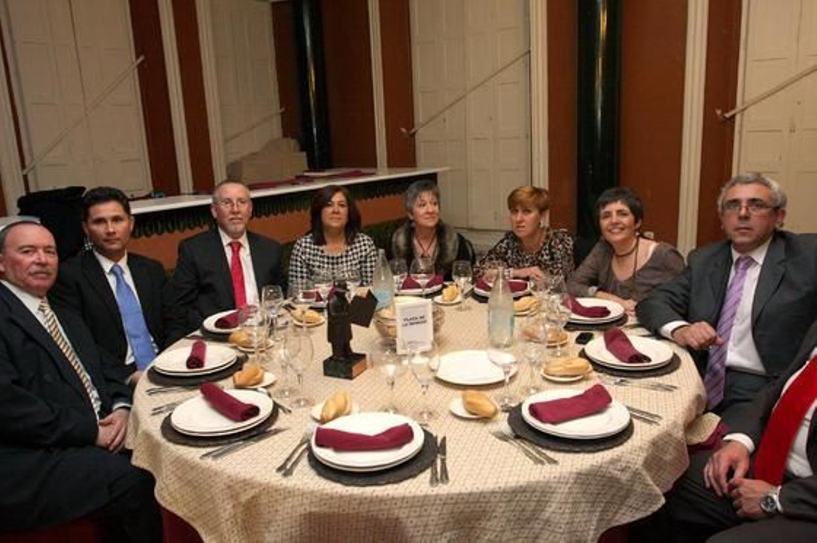 El director de la Coral Minera de Riotinto, Luis Naranjo Acosta; el operador de planta, José Antonio Martín Carmona; el empleado de banca, Manuel Ramos Delgado; María Dolores Tornero Pérez, Manuela Pavón, María José Tornero, la soprano Lucía R. Vargas y el bajo Fernando Izquierdo.