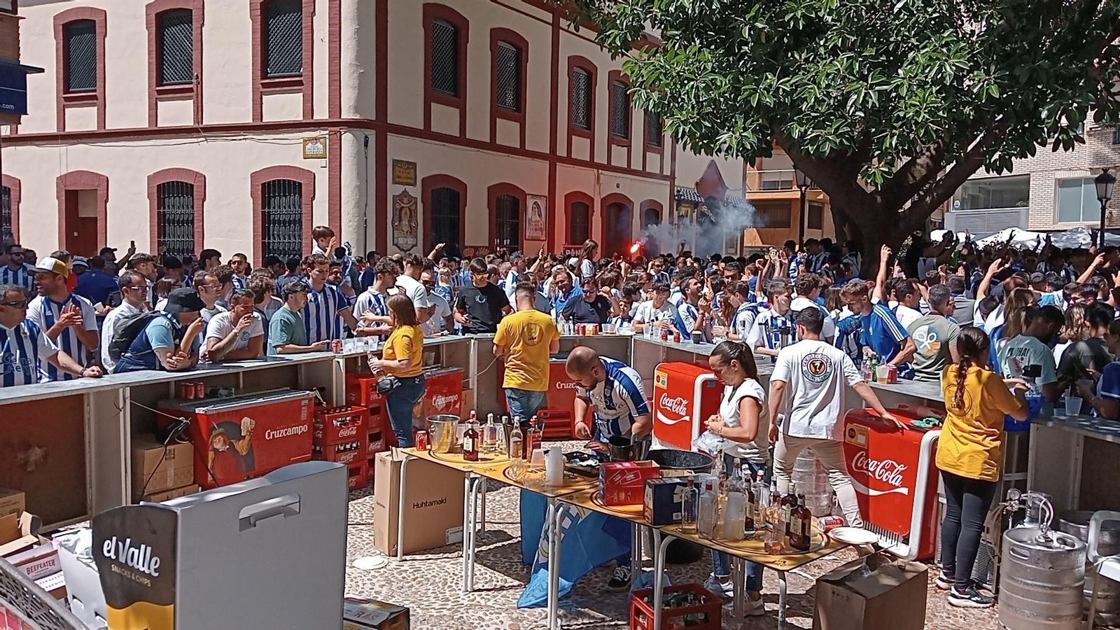 Imágenes del gran ambiente en el Nuevo Colombino en el ascenso del Recre