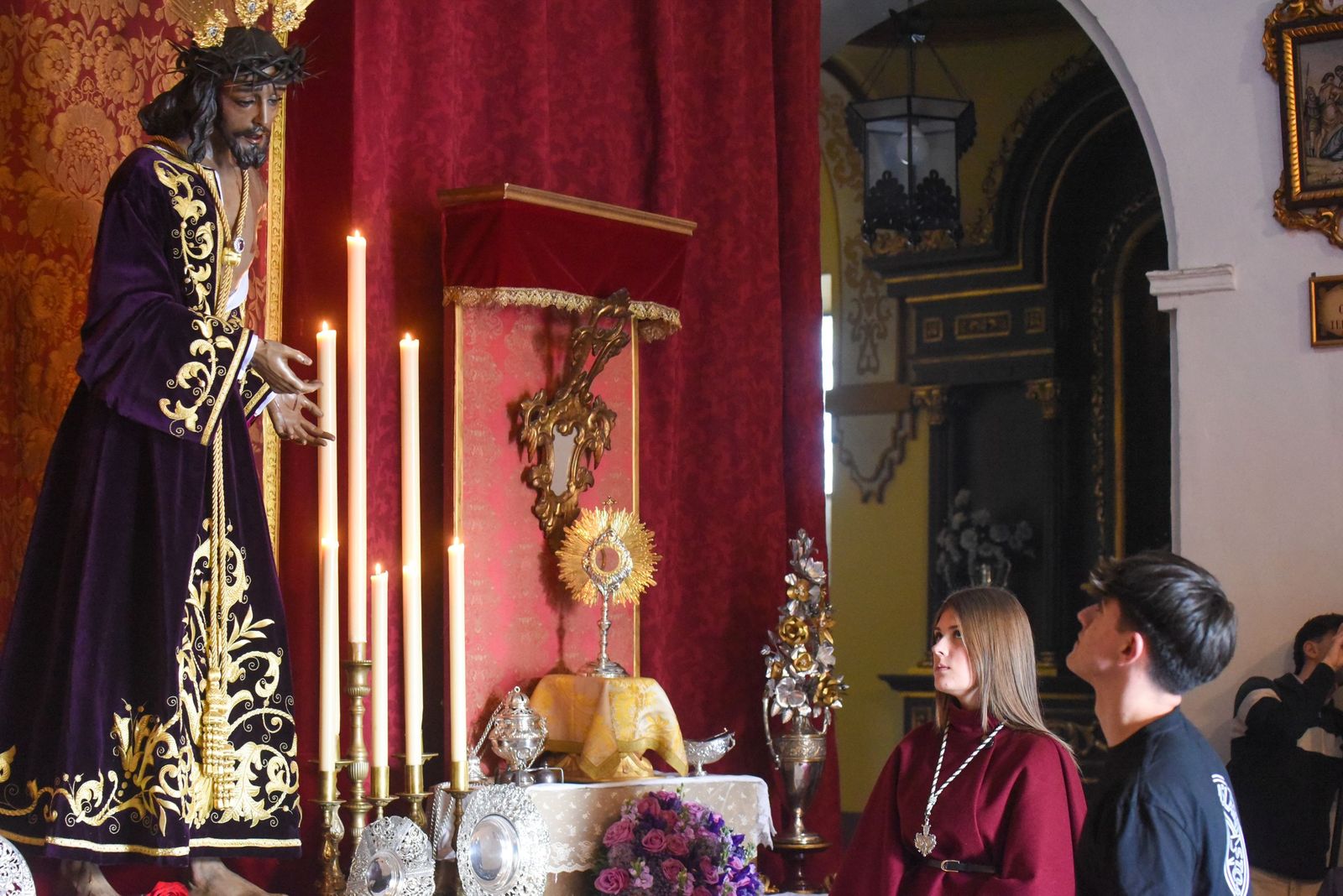 Las fotos del solemne besapiés del Señor de la Humildad y Paciencia de Córdoba