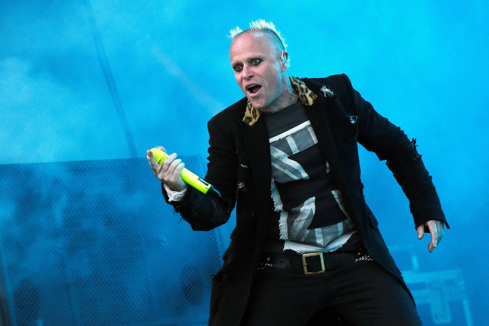 Keith Flint actuando en 2015 en Francia.