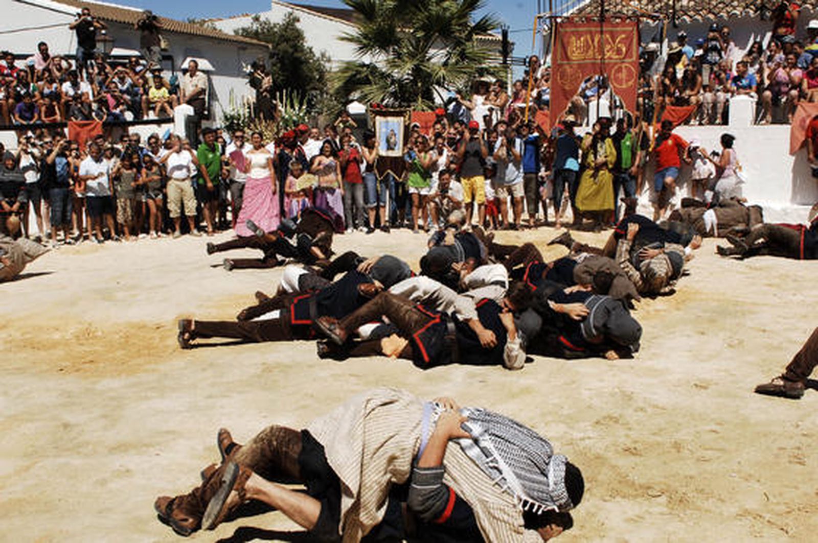 Benamahoma recrea la lucha entre ambos grupos durante la Reconquista en el fin de semana

Foto: Ramon Aguilar