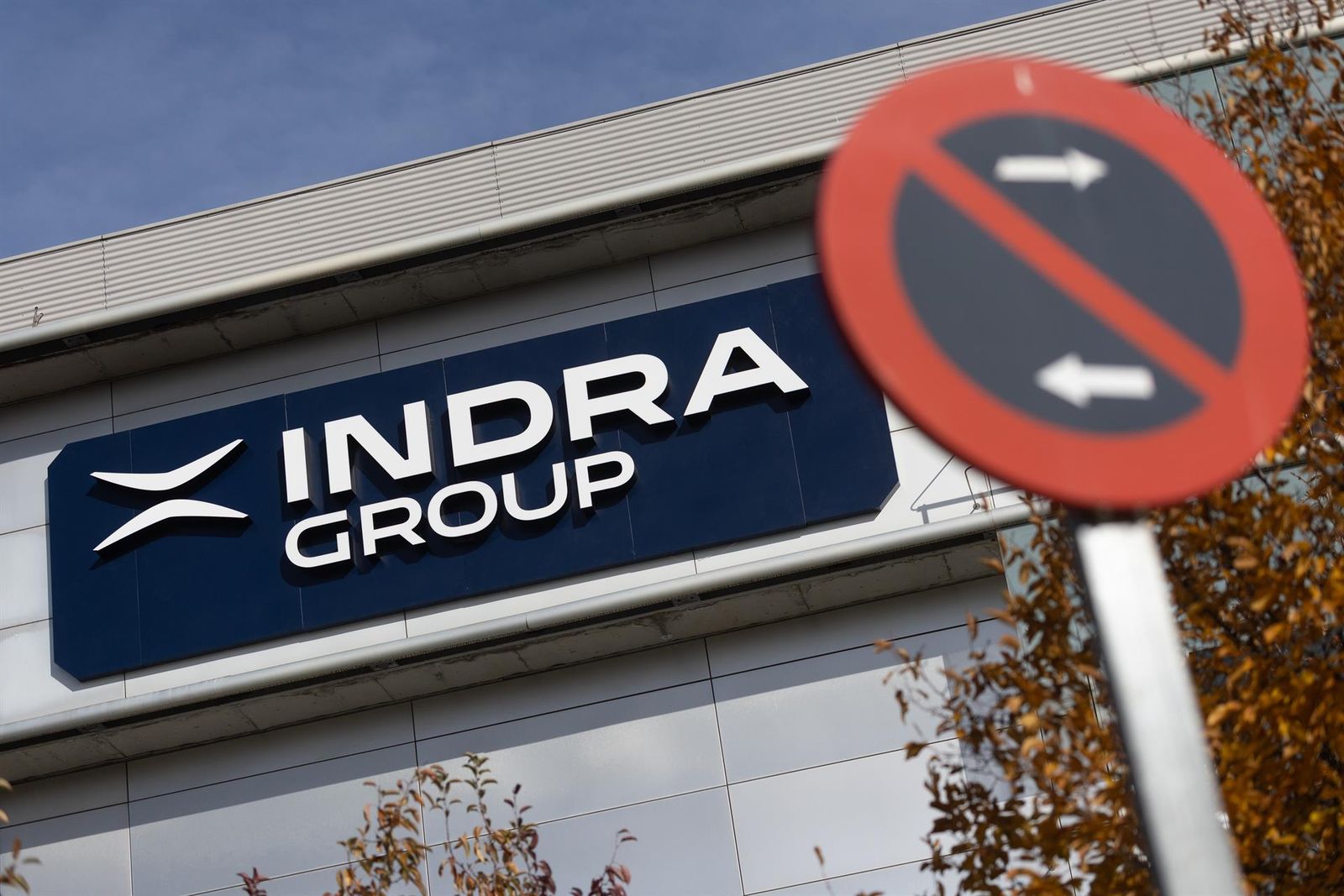 Fachada de la sede de Indra, Alcobendas, Madrid.