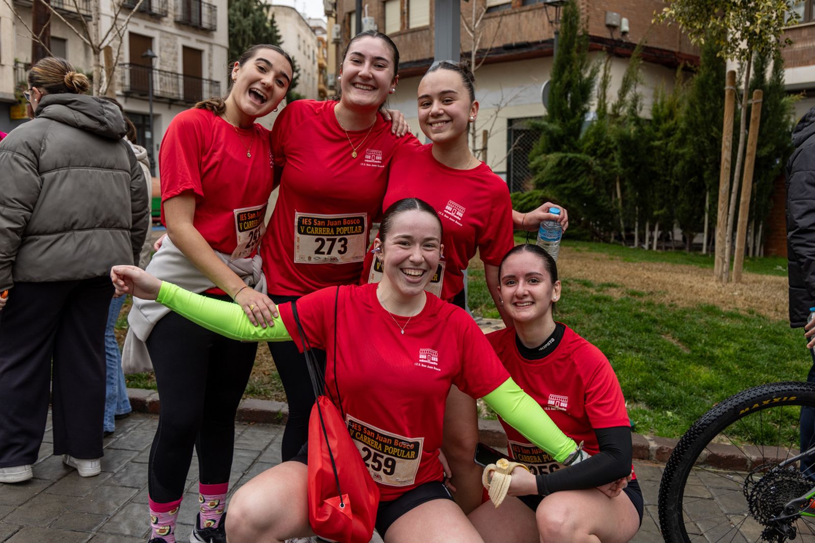 En imágenes: la lluvia no frena a más de un millar de corredores en la V Carrera Popular del IES San Juan Bosco (1)