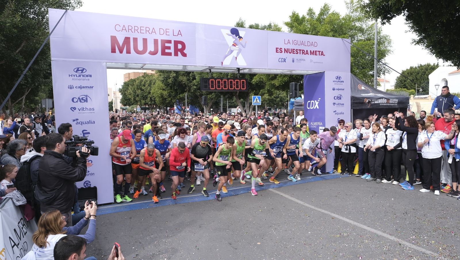 Imágenes de la Carrera de la Mujer 2023 en Almería