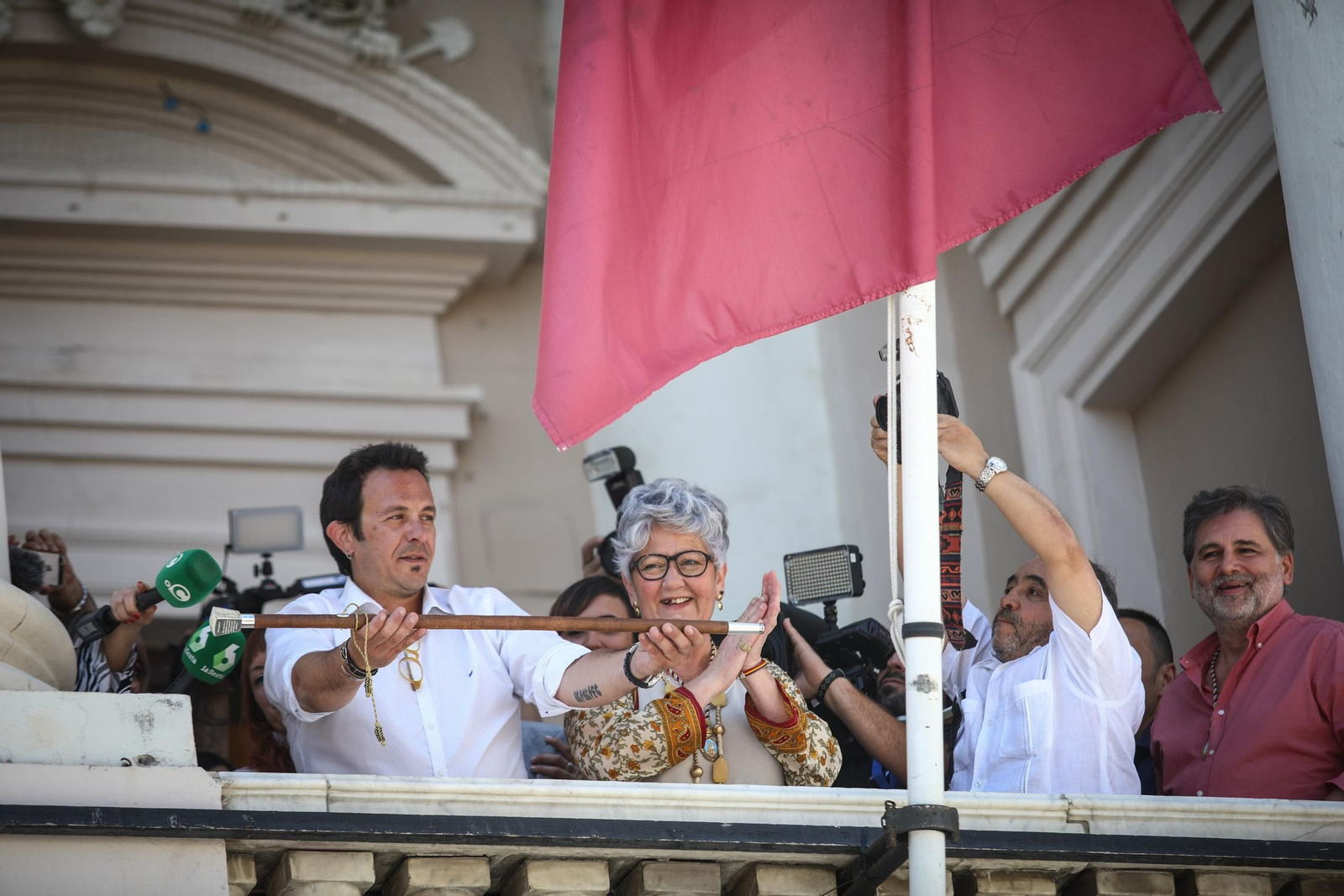 Imágenes de la investidura de José María González Kichi