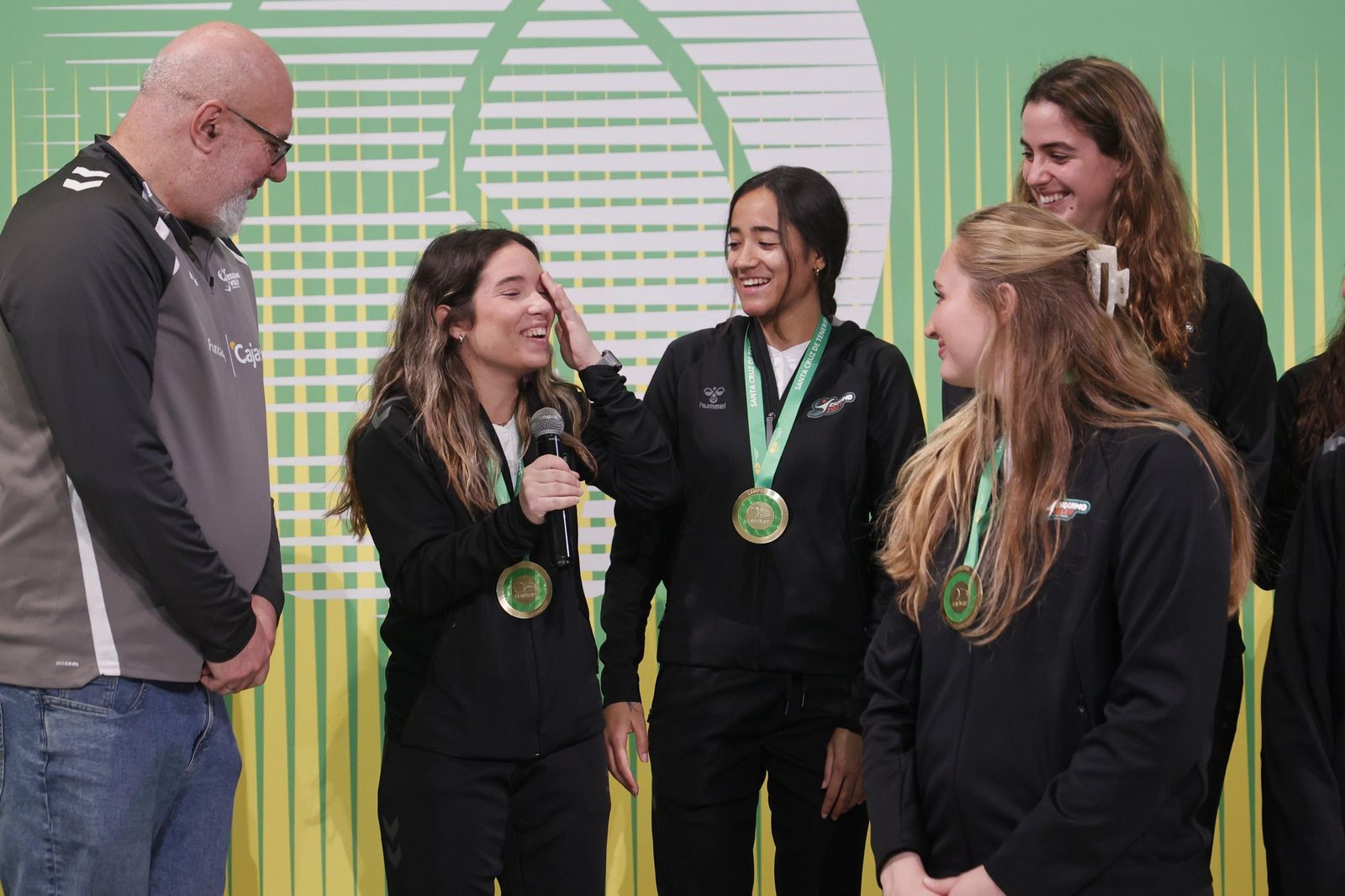Recepción en la Fundación Cajasol a la campeonas de la Copa de la Reina de voleibol