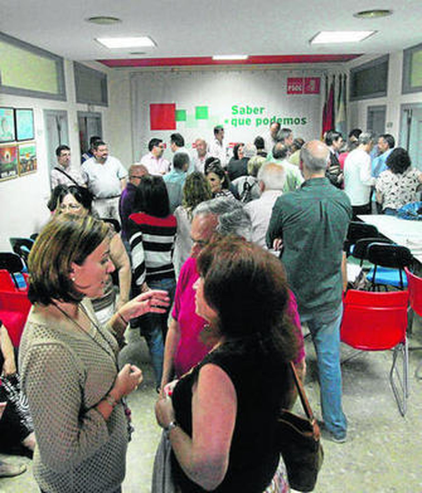 Araujo, en primer plano, durante la asamblea celebrada ayer.