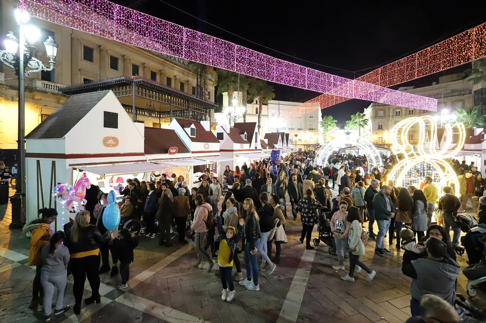 Imágenes del encendido del alumbrado navideño