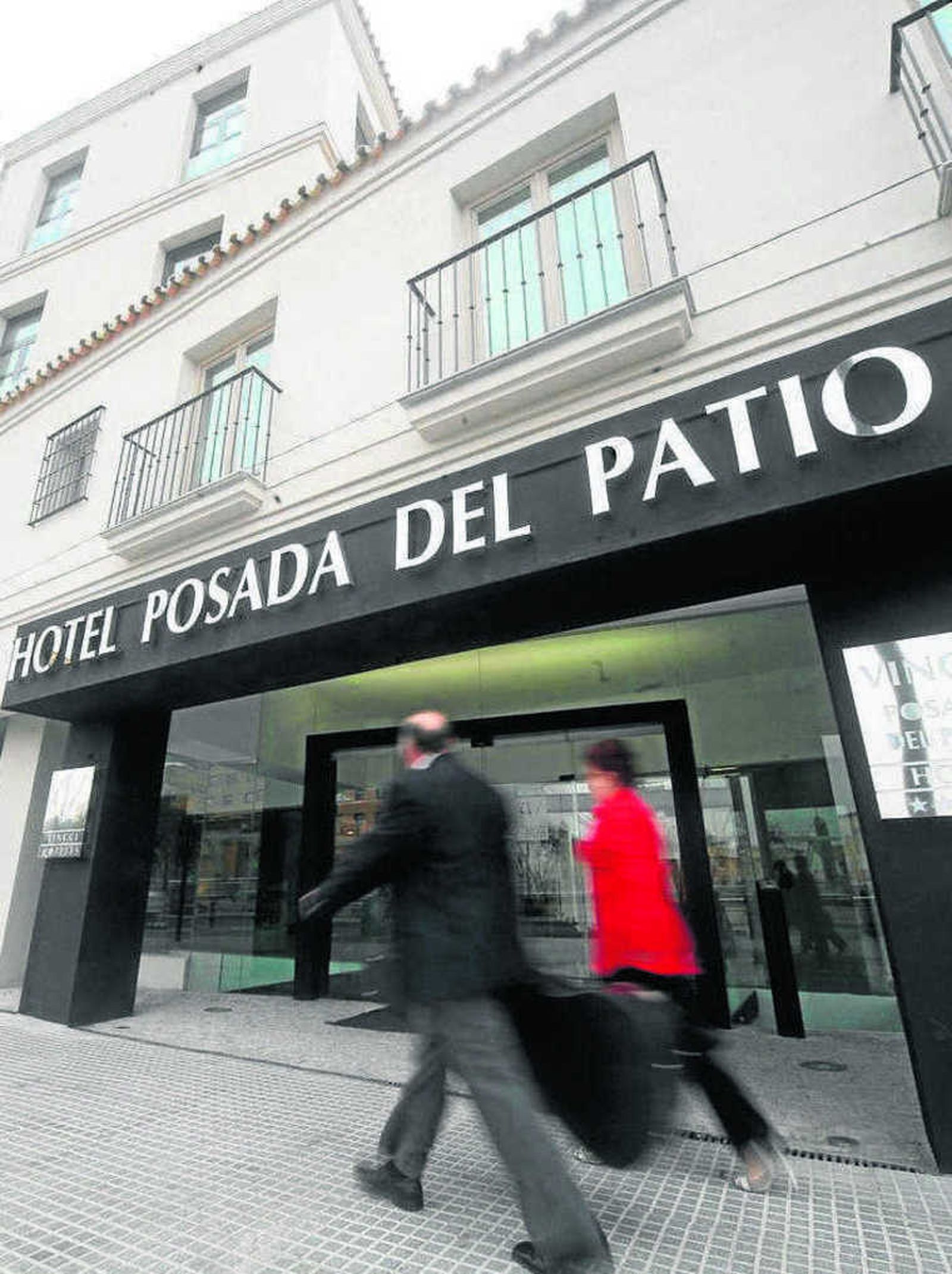 Puerta de entrada al Hotel Vincci Posada del Patio.