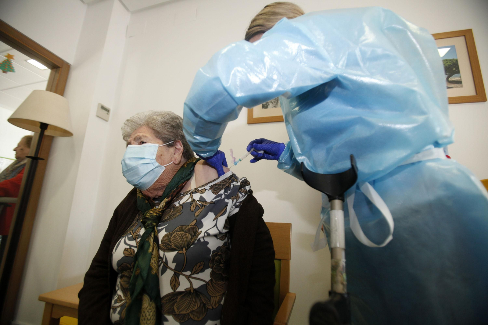 Vacunación en el centro de mayores de Cartaya.