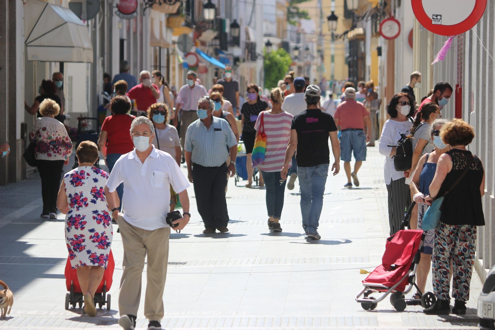 Calle De la Plaza, donde se sitúan la mayoría de oficinas