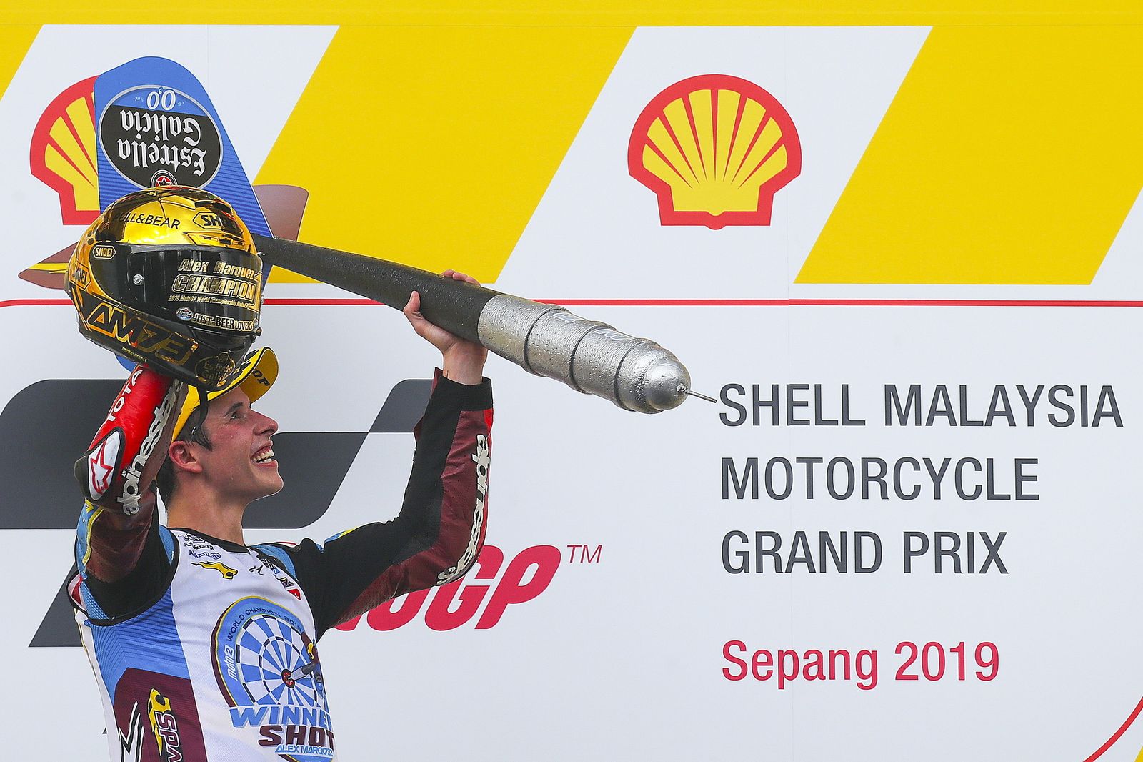 La celebración del título mundial de Moto2 de Álex Márquez