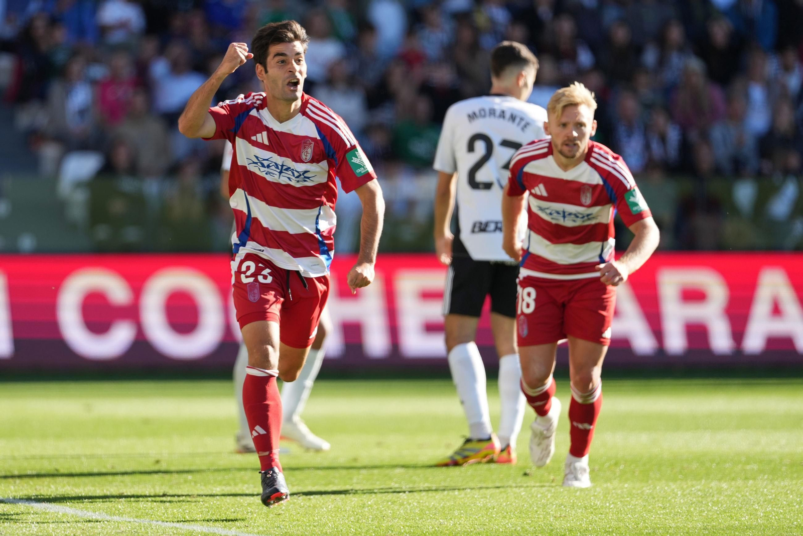 Manu Trigueros celebra el gol marcado al Burgos