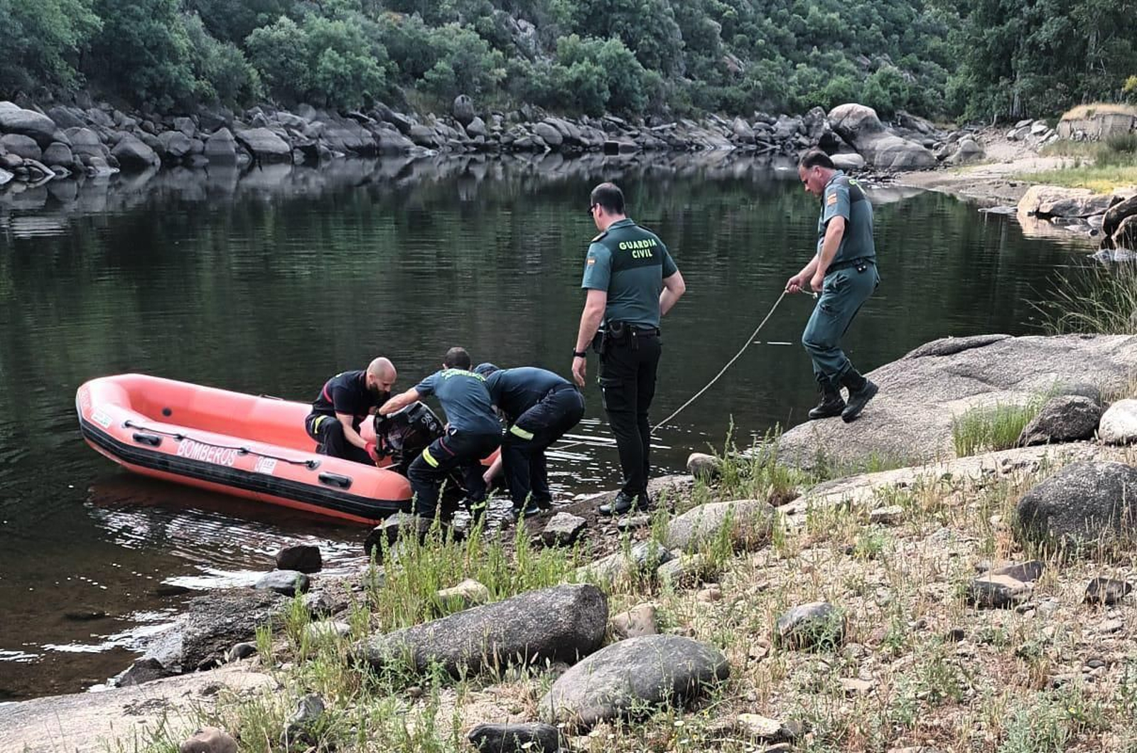 La Guardia Civil busca a una persona en el embalse de Jándula. La Guardia Civil busca a una persona en el embalse de Jándula.