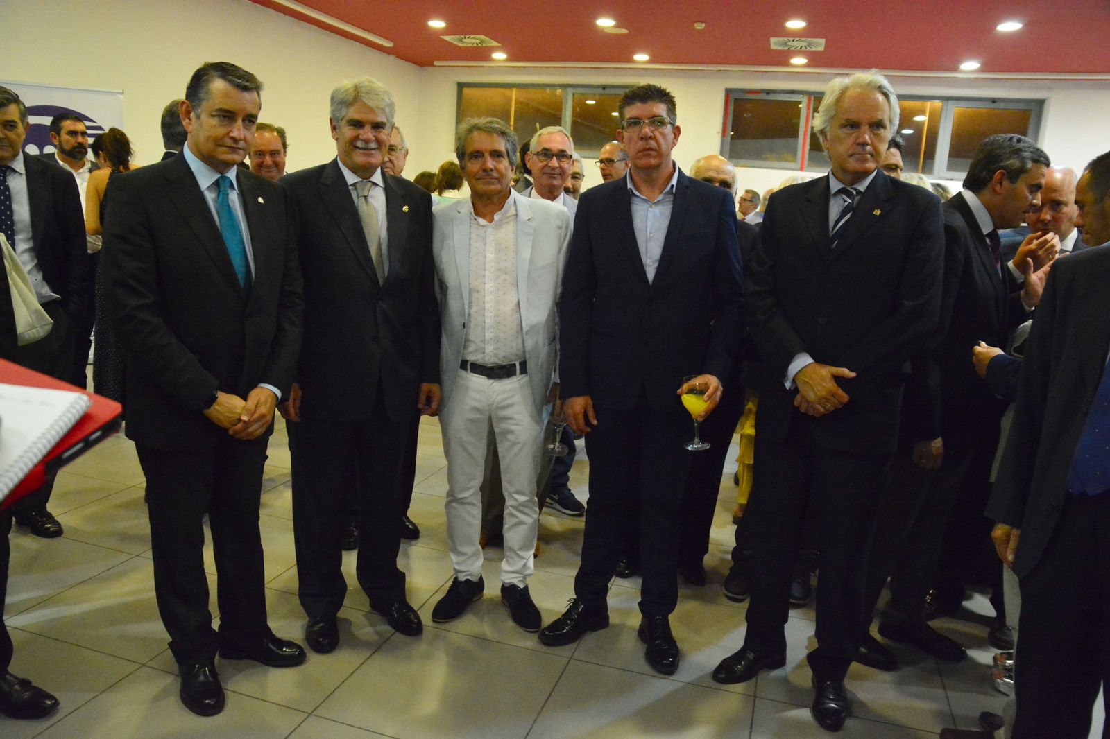 Las imágenes del ministro Alfonso Dastis en el Foro Joly