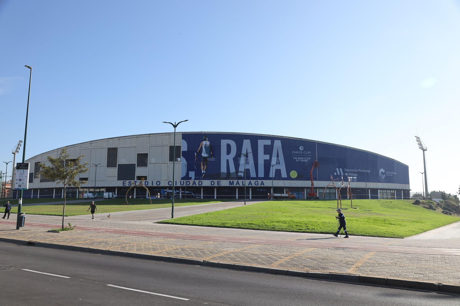 La pancarta de despedida de Rafa Nadal en el Ciudad de Málaga, en imágenes