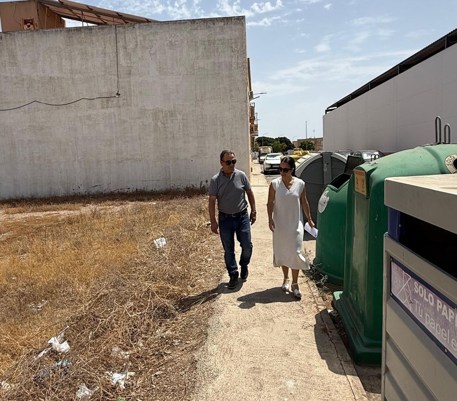 Cambios en el acerado del centro de mayores.