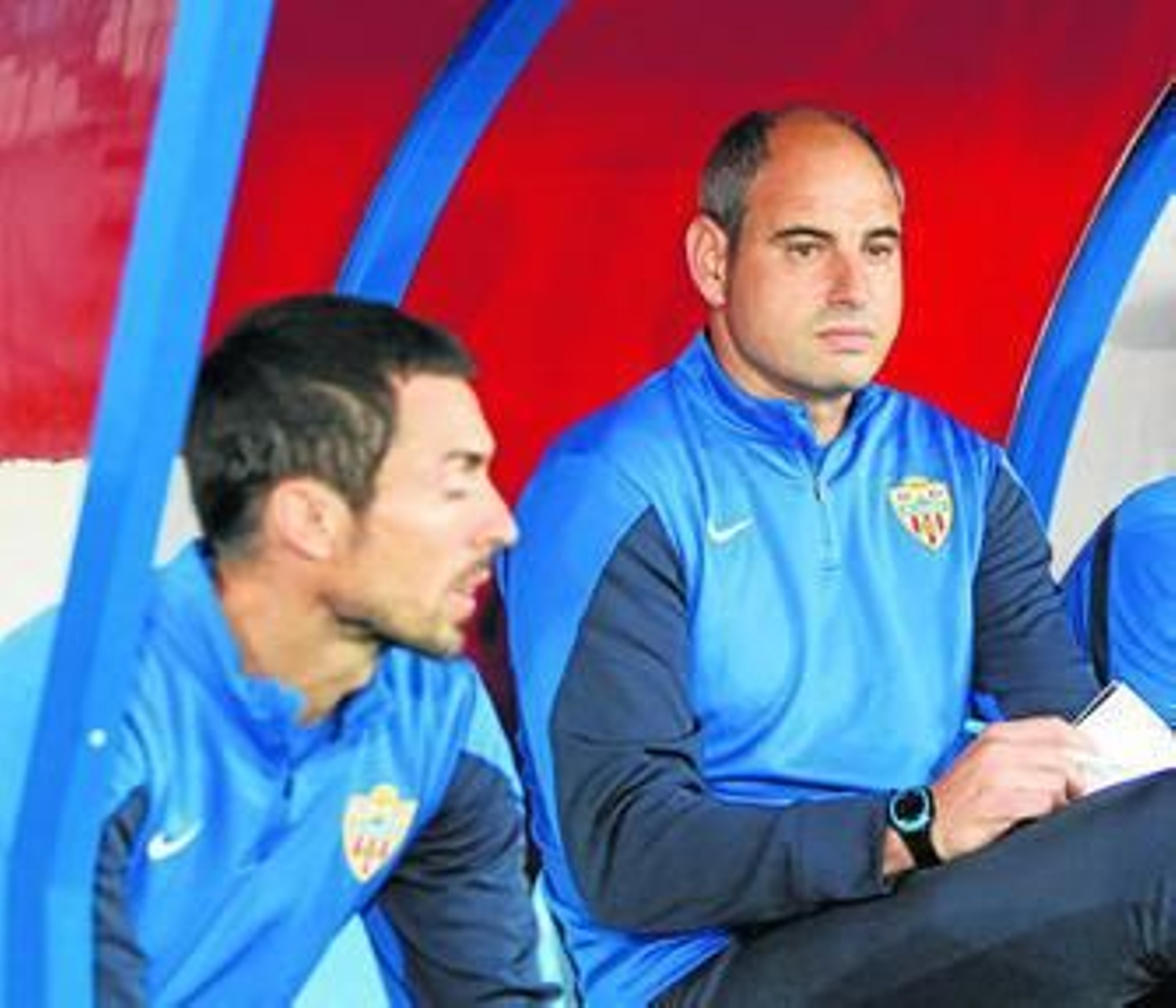 Paco Ruiz, segundo deCarrillo, volvió a suplir al catalán en el banquillo al cumplir su tercer partido de sanción.