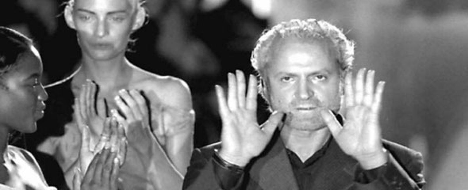 Una de las piezas del diseñador expuesta en el Museo del Traje de Madrid.