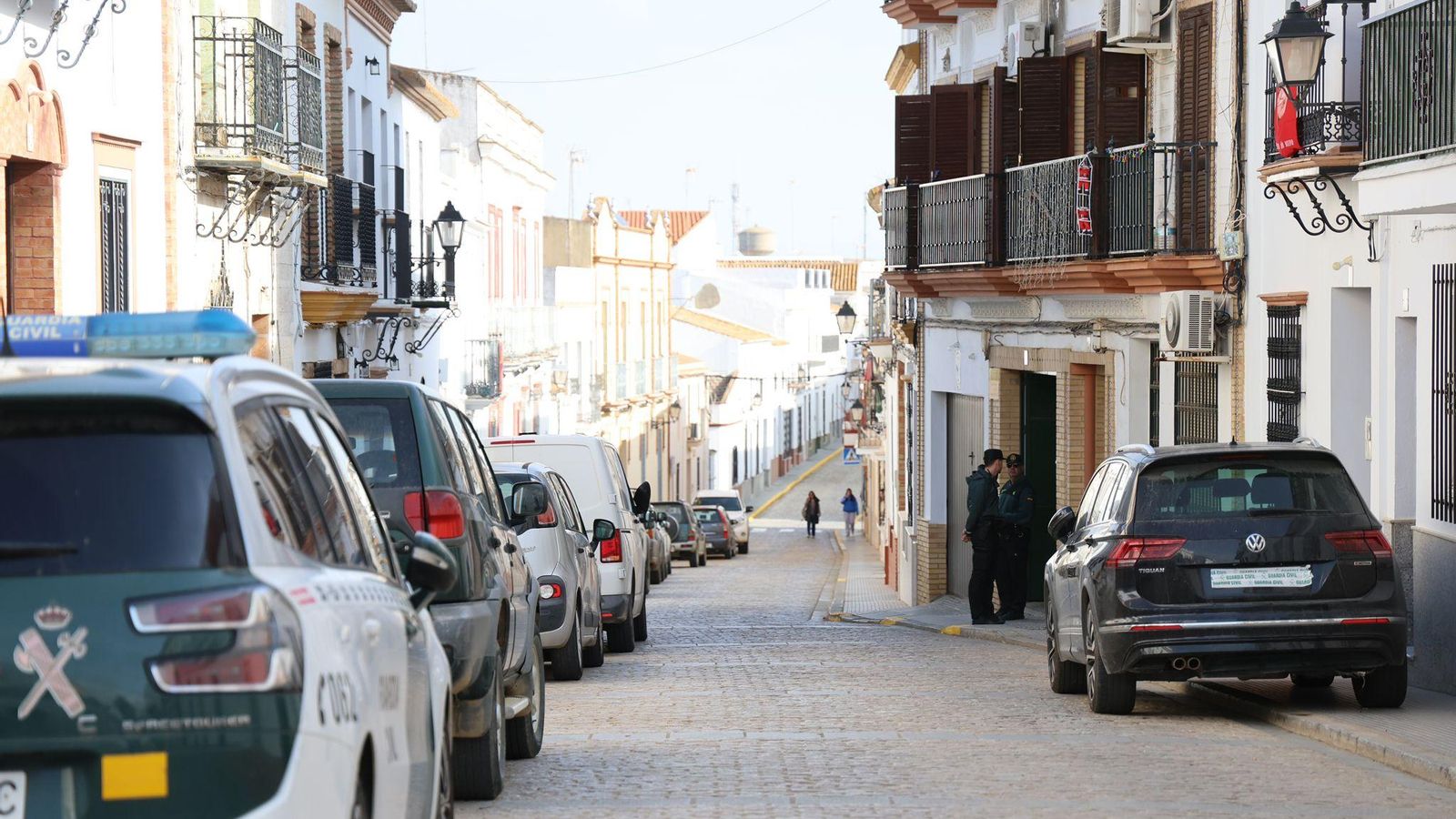 Presencia policial en la calle San Antonio Abad de Trigueros. Presencia policial en la calle San Antonio Abad de Trigueros.