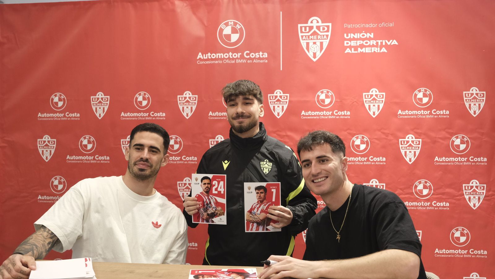 La firma de autógrafos de Jon Morcillo y Miguel de la Fuente en Automotor Costa BMW