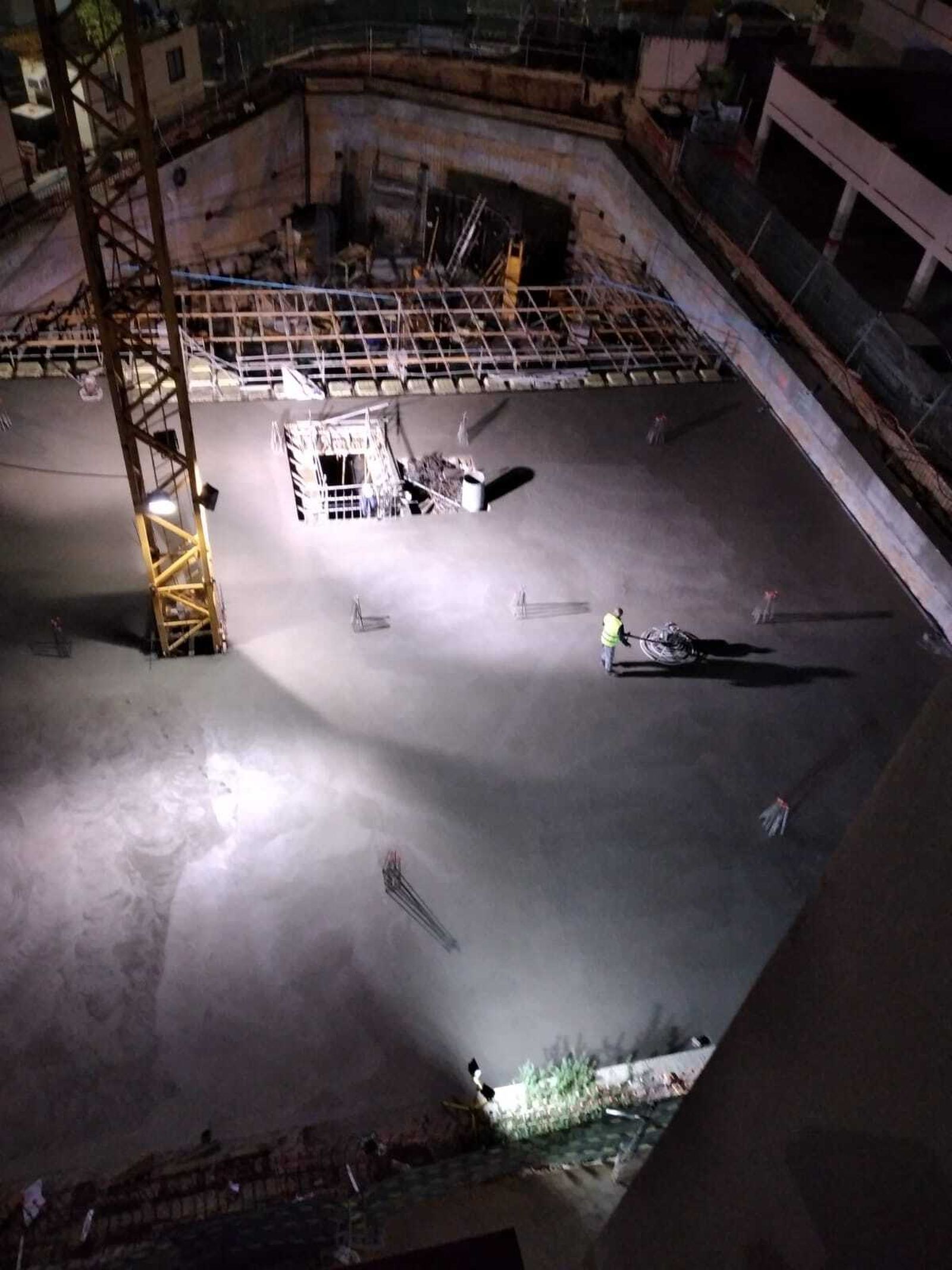 Vista de las obras de construcción del parking de El Juncal, en Las Lagunas de Mijas.