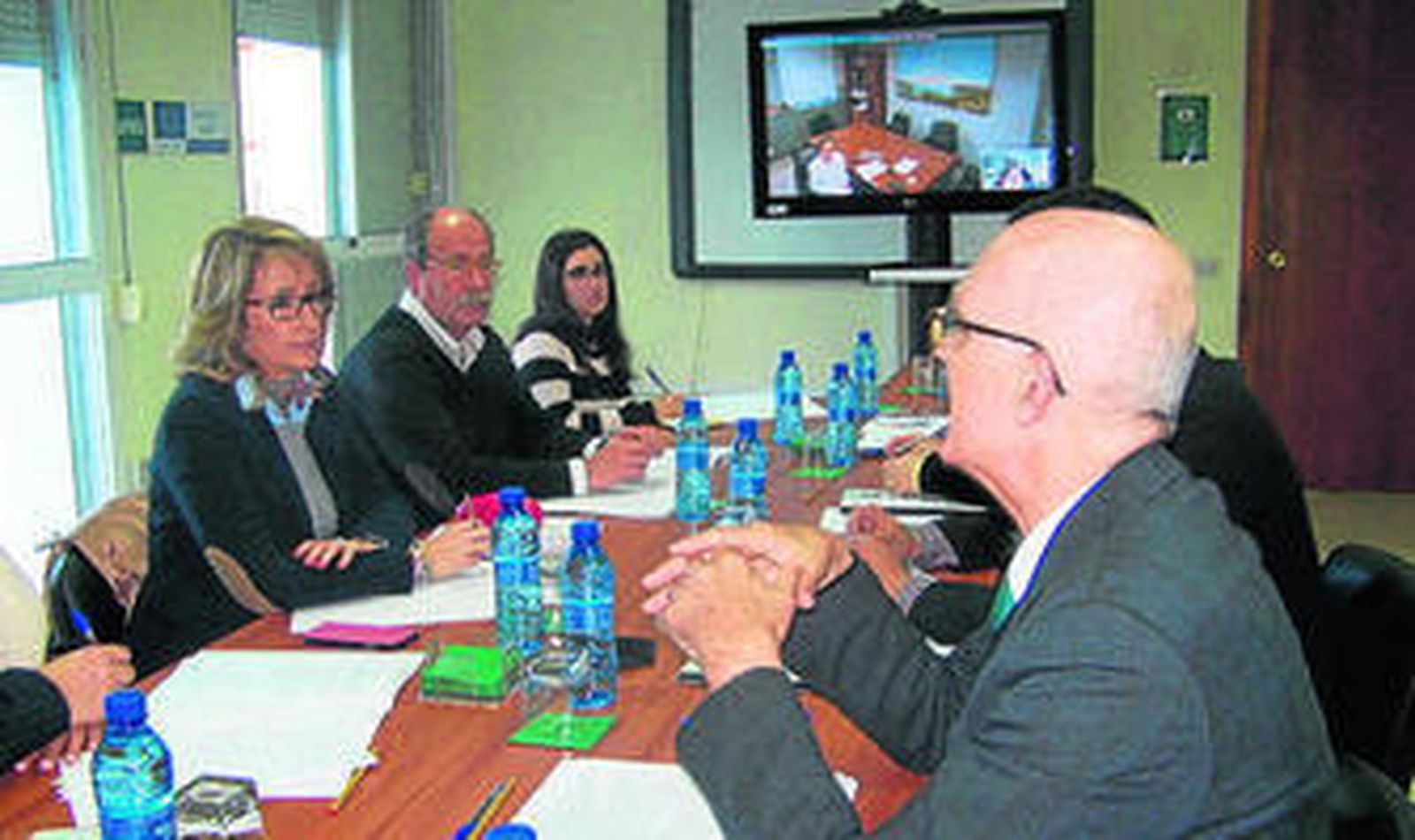 Un instante de la reunión del patronato de la UNED.