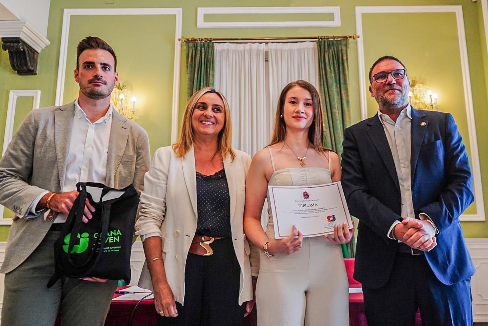 Así son los once estudiantes con mejores notas de la Selectividad en Granada, en imágenes